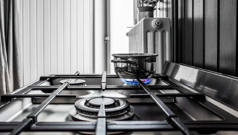 Induction Cooktops vs Rangetops: Understanding the Best Fit for Your Culinary Needs